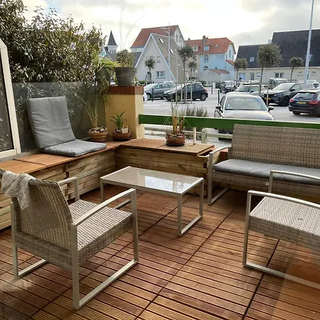 Agreable Et Terrasse A 2 Pas De La 아파트 위머로우