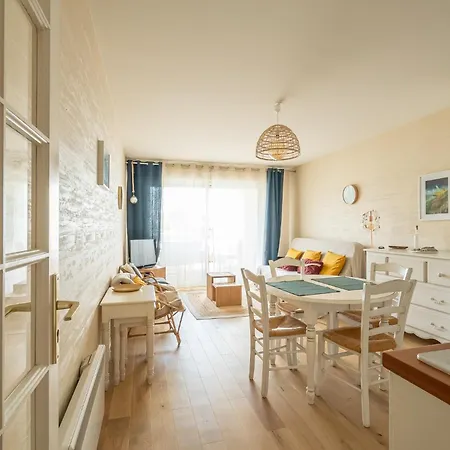 Agreable Et Terrasse A 2 Pas De La 위머로우